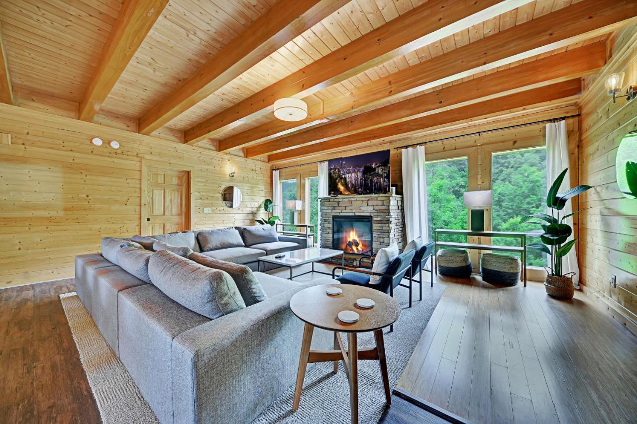 Gorgeous Large Mountain View Cabin W Hot Tub, Free Wifi, Games Βίλα Sevierville Εξωτερικό φωτογραφία