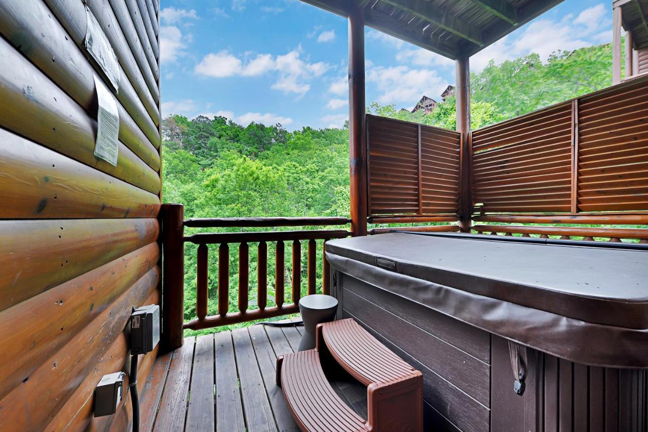 Gorgeous Large Mountain View Cabin W Hot Tub, Free Wifi, Games Βίλα Sevierville Εξωτερικό φωτογραφία