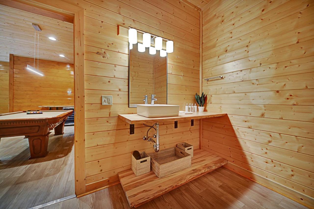 Gorgeous Large Mountain View Cabin W Hot Tub, Free Wifi, Games Βίλα Sevierville Εξωτερικό φωτογραφία