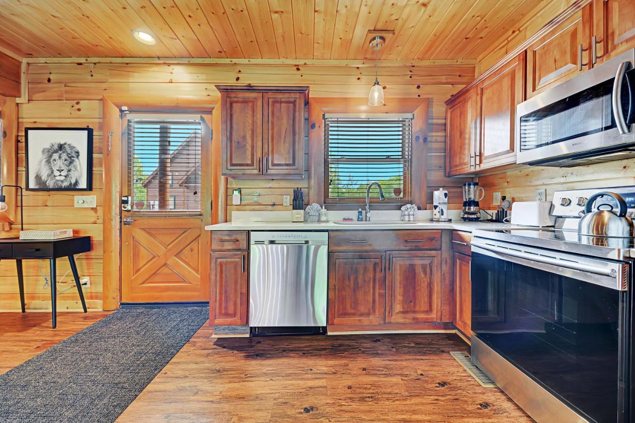 Gorgeous Large Mountain View Cabin W Hot Tub, Free Wifi, Games Βίλα Sevierville Εξωτερικό φωτογραφία