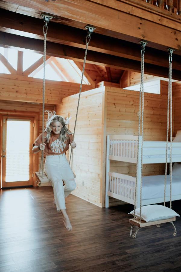 Gorgeous Large Mountain View Cabin W Hot Tub, Free Wifi, Games Βίλα Sevierville Εξωτερικό φωτογραφία