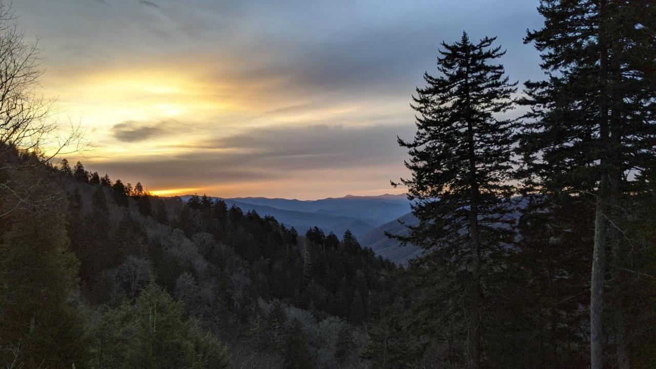 Gorgeous Large Mountain View Cabin W Hot Tub, Free Wifi, Games Βίλα Sevierville Εξωτερικό φωτογραφία